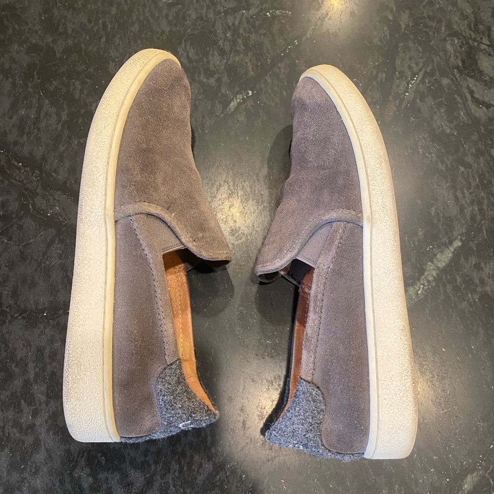 Ugg Cas Slip On gray suede sneakers